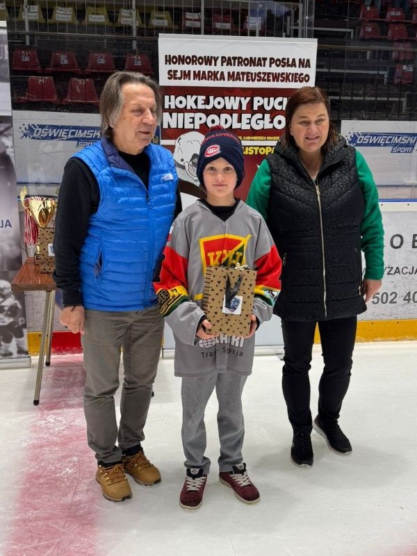 m�odzi kateheci w turnieju O Puchar Niepodleg�o�ci