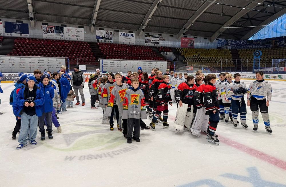 m�odzi kateheci w turnieju O Puchar Niepodleg�o�ci