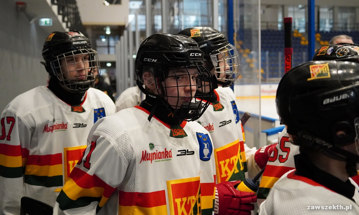 m�odzicy KTH w bara�ach