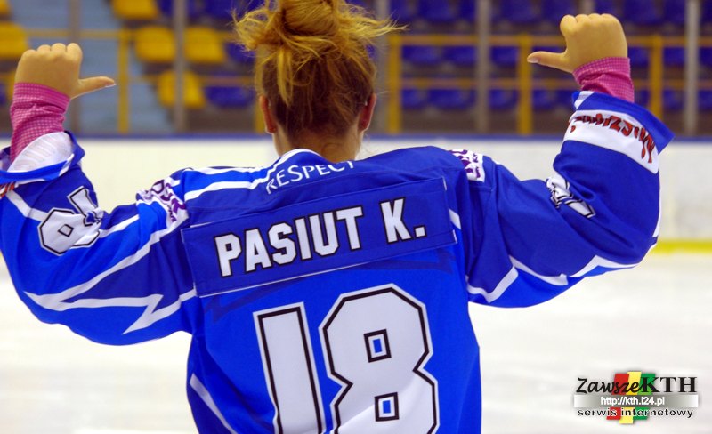 Karolina Pasiut otworzya bramkowe konto MKHL w sezonie 2015/16